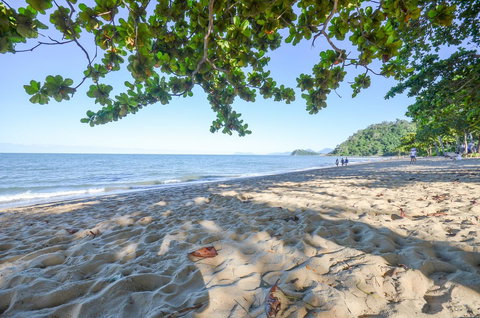 Roydon Beachfront Apartments - Lightning Ridge Tourism 29