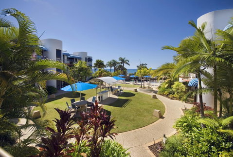 Headland Tropicana Resort - Lightning Ridge Tourism 2