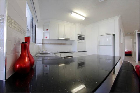Headland Tropicana Resort - Lightning Ridge Tourism 22