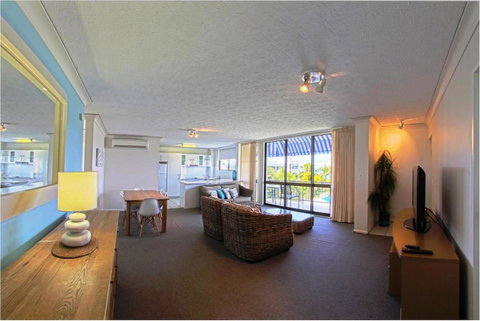 Headland Tropicana Resort - Lightning Ridge Tourism 32