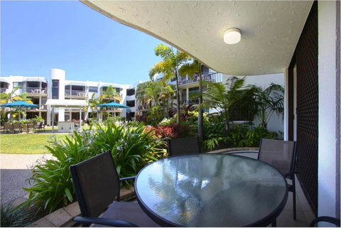 Headland Tropicana Resort - Lightning Ridge Tourism 26