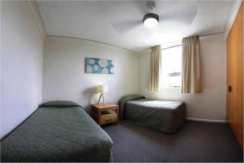 Headland Tropicana Resort - Lightning Ridge Tourism 33