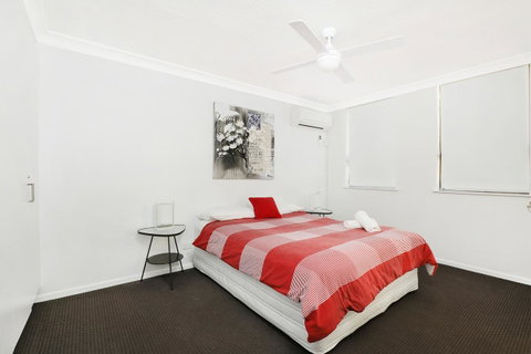 Headland Tropicana Resort - Lightning Ridge Tourism 10