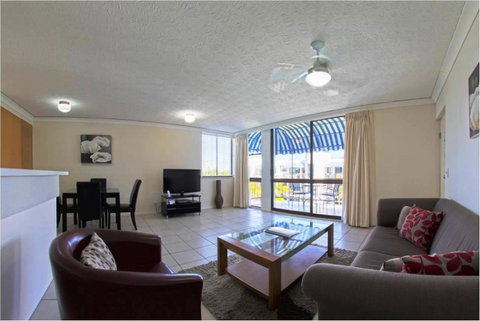 Headland Tropicana Resort - Lightning Ridge Tourism 34
