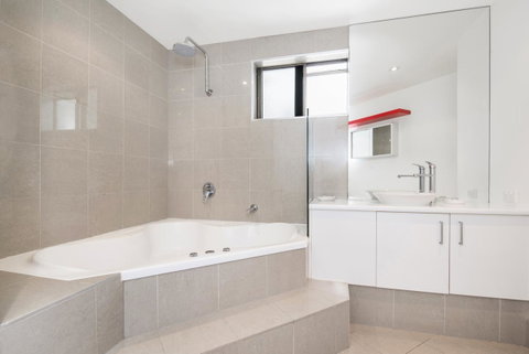 Alexandria Apartments - Lightning Ridge Tourism 31