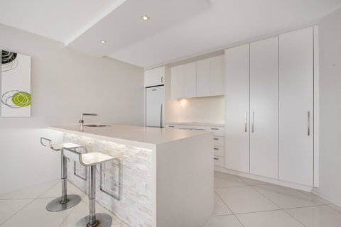 Alexandria Apartments - Lightning Ridge Tourism 1