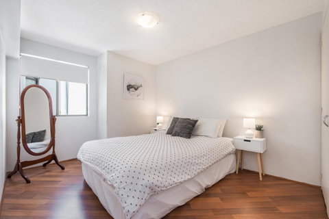 Alexandria Apartments - Lightning Ridge Tourism 21