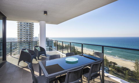 Boardwalk Burleigh Beach - Official - Lightning Ridge Tourism 12