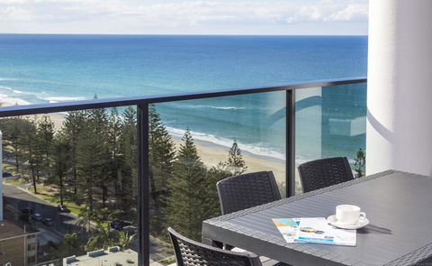 Boardwalk Burleigh Beach - Official - Lightning Ridge Tourism 20