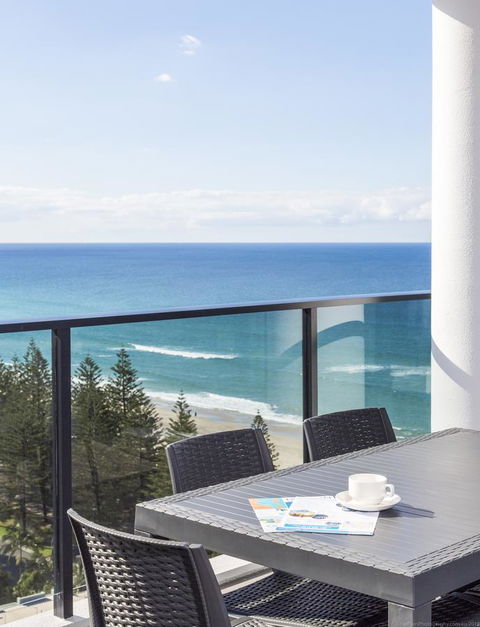 Boardwalk Burleigh Beach - Official - Lightning Ridge Tourism 24