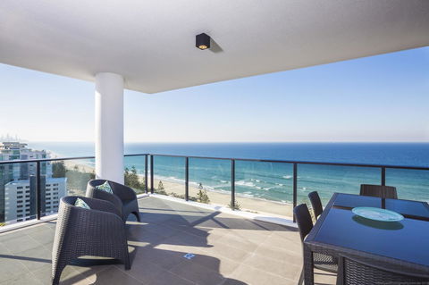 Boardwalk Burleigh Beach - Official - Lightning Ridge Tourism 2