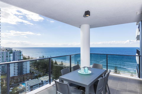Boardwalk Burleigh Beach - Official - Lightning Ridge Tourism 22