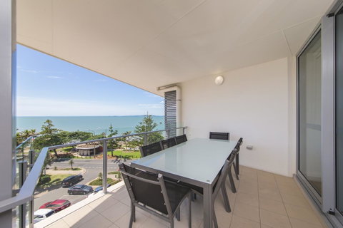 Salt Yeppoon - Lightning Ridge Tourism 3