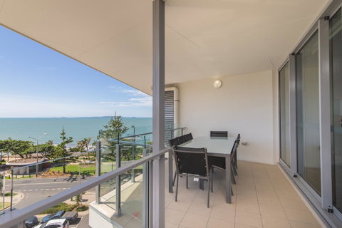 Salt Yeppoon - Lightning Ridge Tourism 2