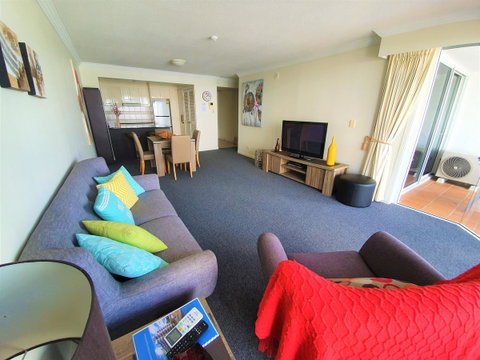 Broadbeach Holiday Apartments - Lightning Ridge Tourism 30