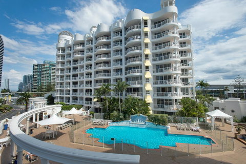 Broadbeach Holiday Apartments - Lightning Ridge Tourism 0