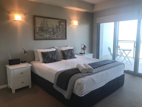 Proximity Waterfront Apartments - Lightning Ridge Tourism 9