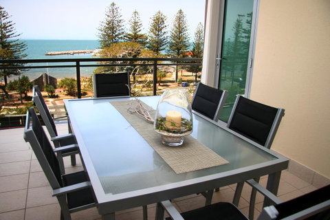 Proximity Waterfront Apartments - Lightning Ridge Tourism 35