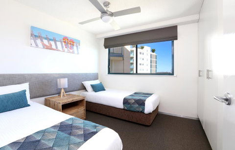 Peninsular Beachfront Resort - Lightning Ridge Tourism 33