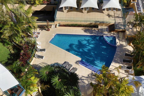 Peninsular Beachfront Resort - Lightning Ridge Tourism 11