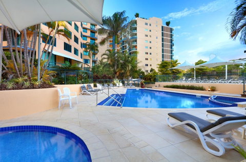 Peninsular Beachfront Resort - Lightning Ridge Tourism 12