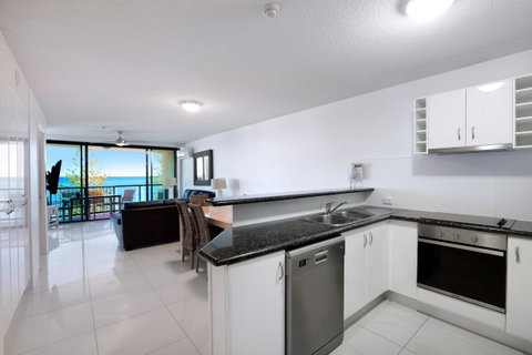 Peninsular Beachfront Resort - Lightning Ridge Tourism 21