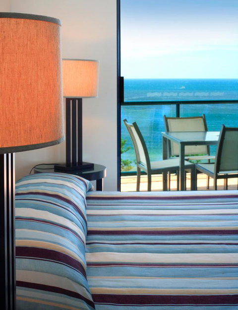 Peninsular Beachfront Resort - Lightning Ridge Tourism 37