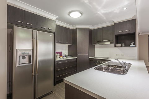 Platinum International - Lightning Ridge Tourism 31