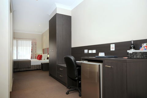 Platinum International - Lightning Ridge Tourism 20