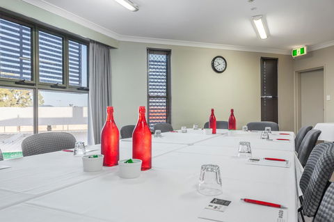 Platinum International - Lightning Ridge Tourism 43