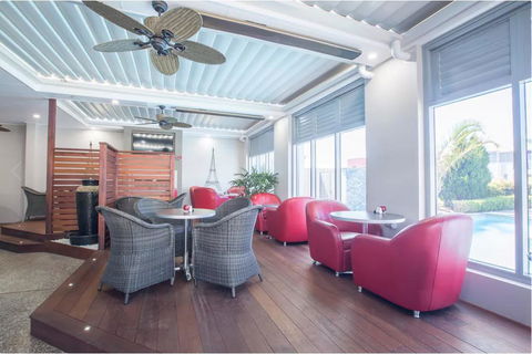 Platinum International - Lightning Ridge Tourism 26