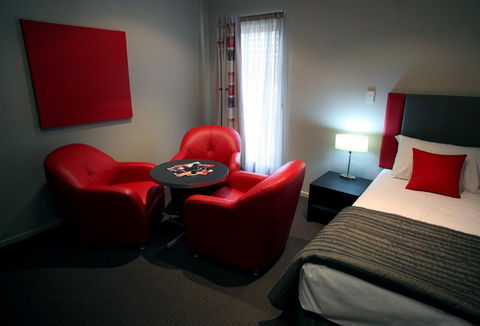 Platinum International - Lightning Ridge Tourism 34