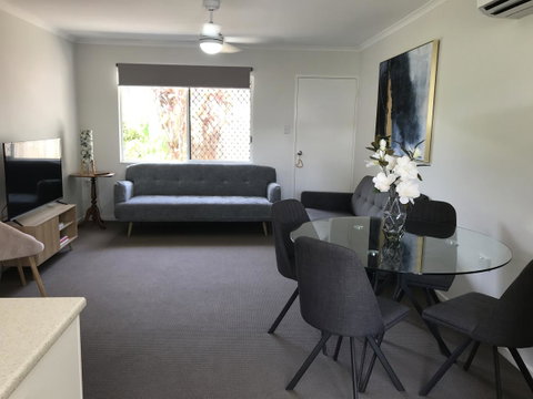 69 King Street - Lightning Ridge Tourism 4