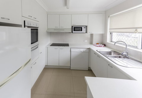Le Beach Apartments - Lightning Ridge Tourism 25