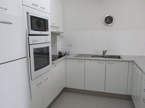 Le Beach Apartments - Lightning Ridge Tourism 13