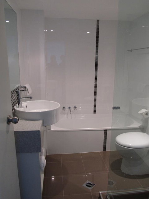 Le Beach Apartments - Lightning Ridge Tourism 14