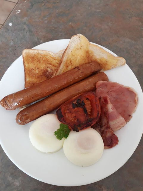 Country Gardens Motor Inn - Lightning Ridge Tourism 7