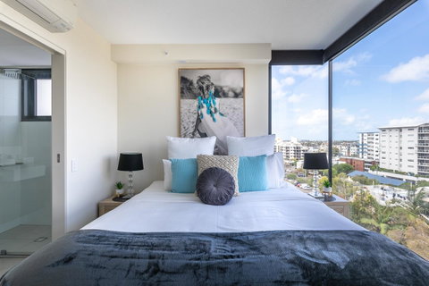 Sunset Retreat Mooloolaba - Lightning Ridge Tourism 4