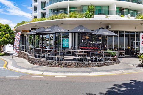 Sunset Retreat Mooloolaba - Lightning Ridge Tourism 40