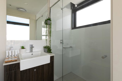 Sunset Retreat Mooloolaba - Lightning Ridge Tourism 20