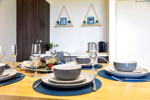Sunset Retreat Mooloolaba - Lightning Ridge Tourism 3