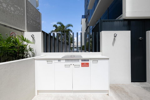 Sunset Retreat Mooloolaba - Lightning Ridge Tourism 36
