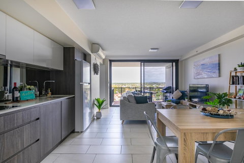 Sunset Retreat Mooloolaba - Lightning Ridge Tourism 7