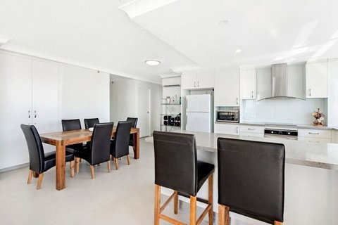 ULTIQA Beach Haven On Broadbeach - Lightning Ridge Tourism 14