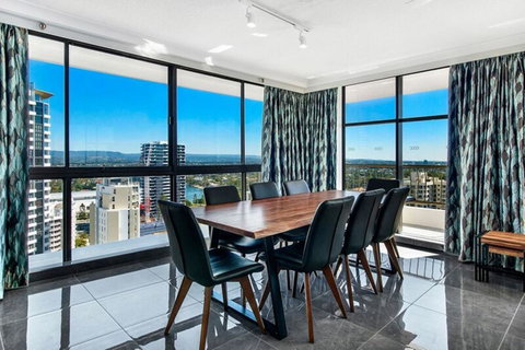 ULTIQA Beach Haven On Broadbeach - Lightning Ridge Tourism 30