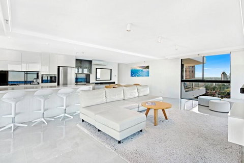 ULTIQA Beach Haven On Broadbeach - Lightning Ridge Tourism 3