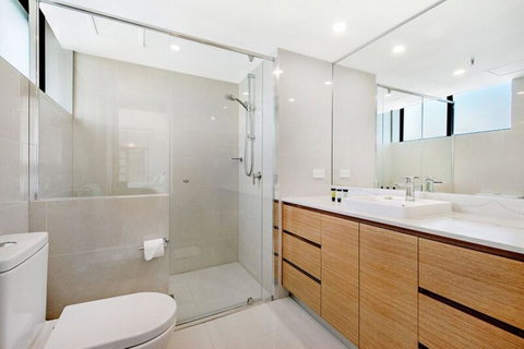 ULTIQA Beach Haven On Broadbeach - Lightning Ridge Tourism 24