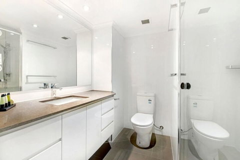 ULTIQA Beach Haven On Broadbeach - Lightning Ridge Tourism 40