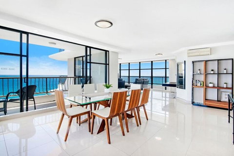 ULTIQA Beach Haven On Broadbeach - Lightning Ridge Tourism 28
