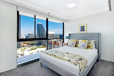 ULTIQA Beach Haven On Broadbeach - Lightning Ridge Tourism 7